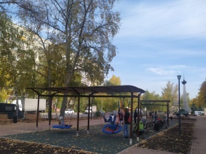 Сквер на проспекте Кораблестроителей открылся после благоустройства