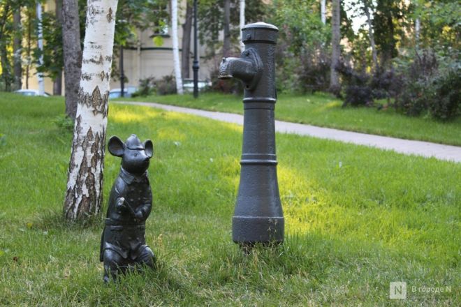 Скульптуры мышей на Почаинском бульваре снова пострадали от вандалов - фото 7