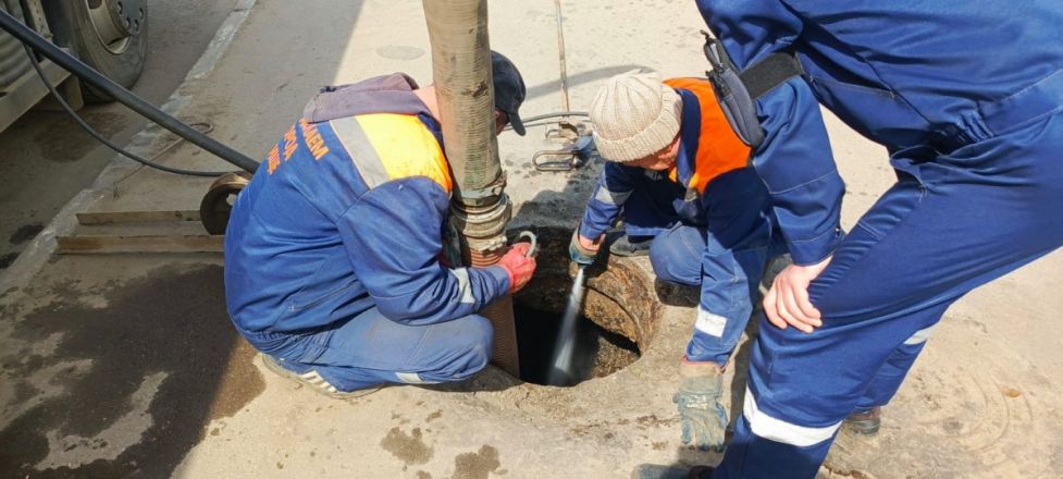 Дорожники в Нижнем Новгороде готовятся к надвигающимся ливням - фото 3