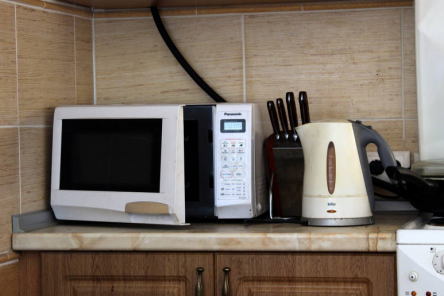 Мифы о вреде микроволновок, в которые мы продолжаем верить