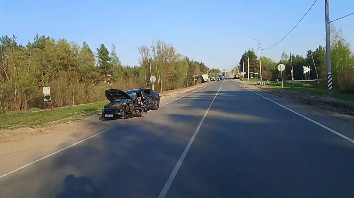 Водитель пострадал после столкновения с грузовиком в Нижегородской области - фото 1