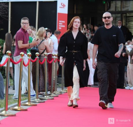 Фоторепортаж: знаменитости на открытии «Горький fest» в Нижнем Новгороде - фото 104