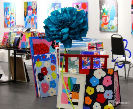 Фоторепортаж: выставка &laquo;АРТ МИР &mdash; 2026&raquo; открылась в Нижнем Новгороде - фото 60