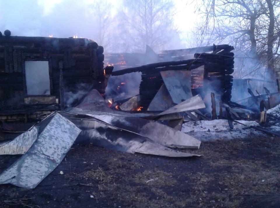 Пожилой мужчина погиб на пожаре в Краснооктябрьском районе - фото 1