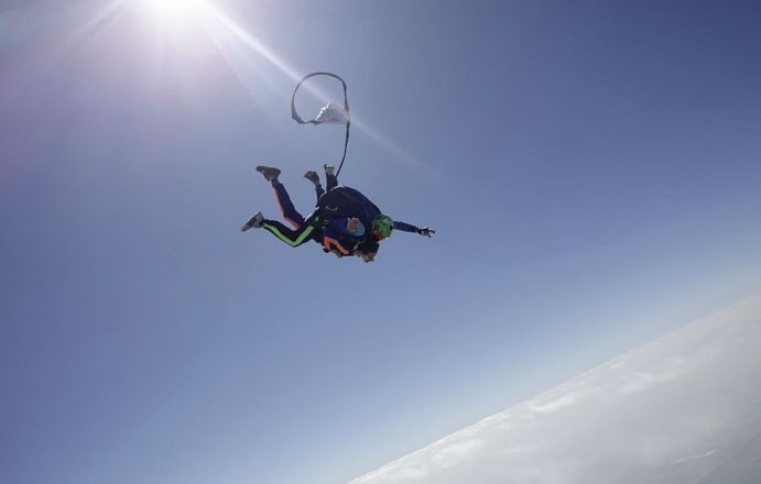 Нижегородский актер Марк Эйдельштейн впервые прыгнул с парашютом - фото 2