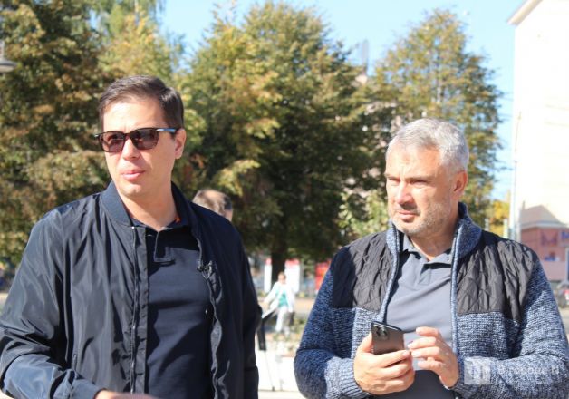 Благоустройство площади у Автозаводского универмага завершено в Нижнем Новгороде - фото 26