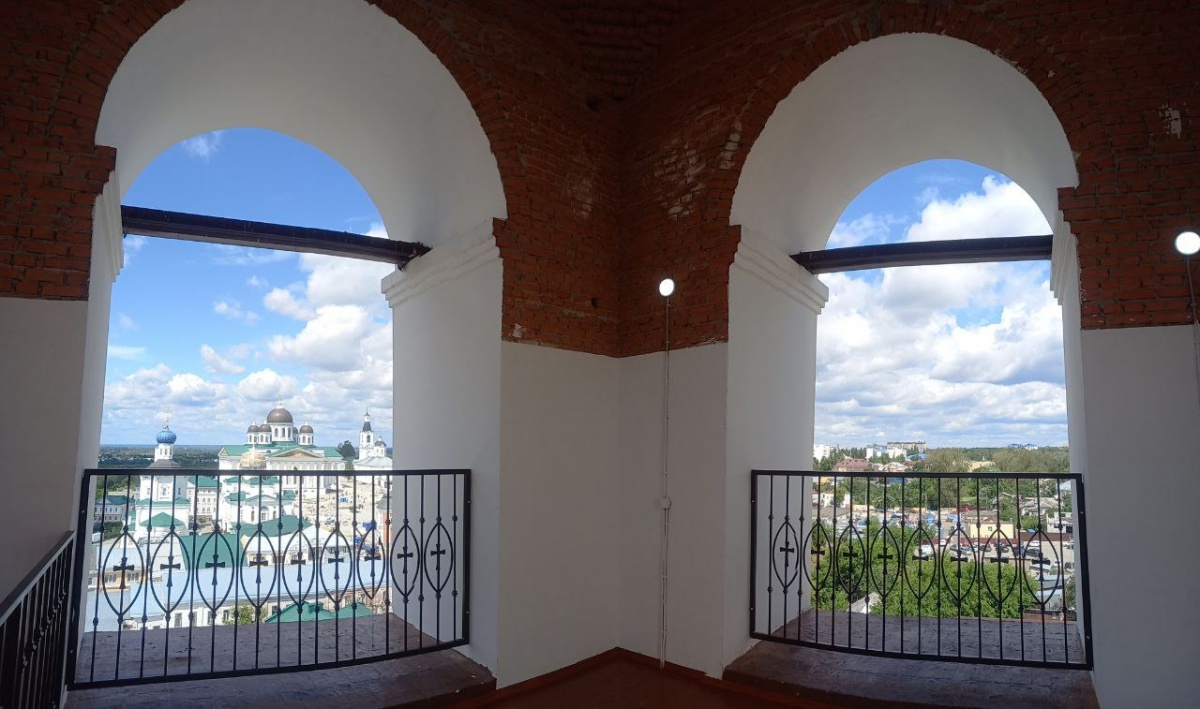 Смотровая площадка стала доступной для посещения на колокольне Спасо-Преображенского монастыря в Арзамасе - фото 1