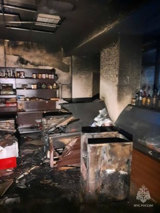 Имущество магазина пострадало из-за пожара в Советском районе - фото 2