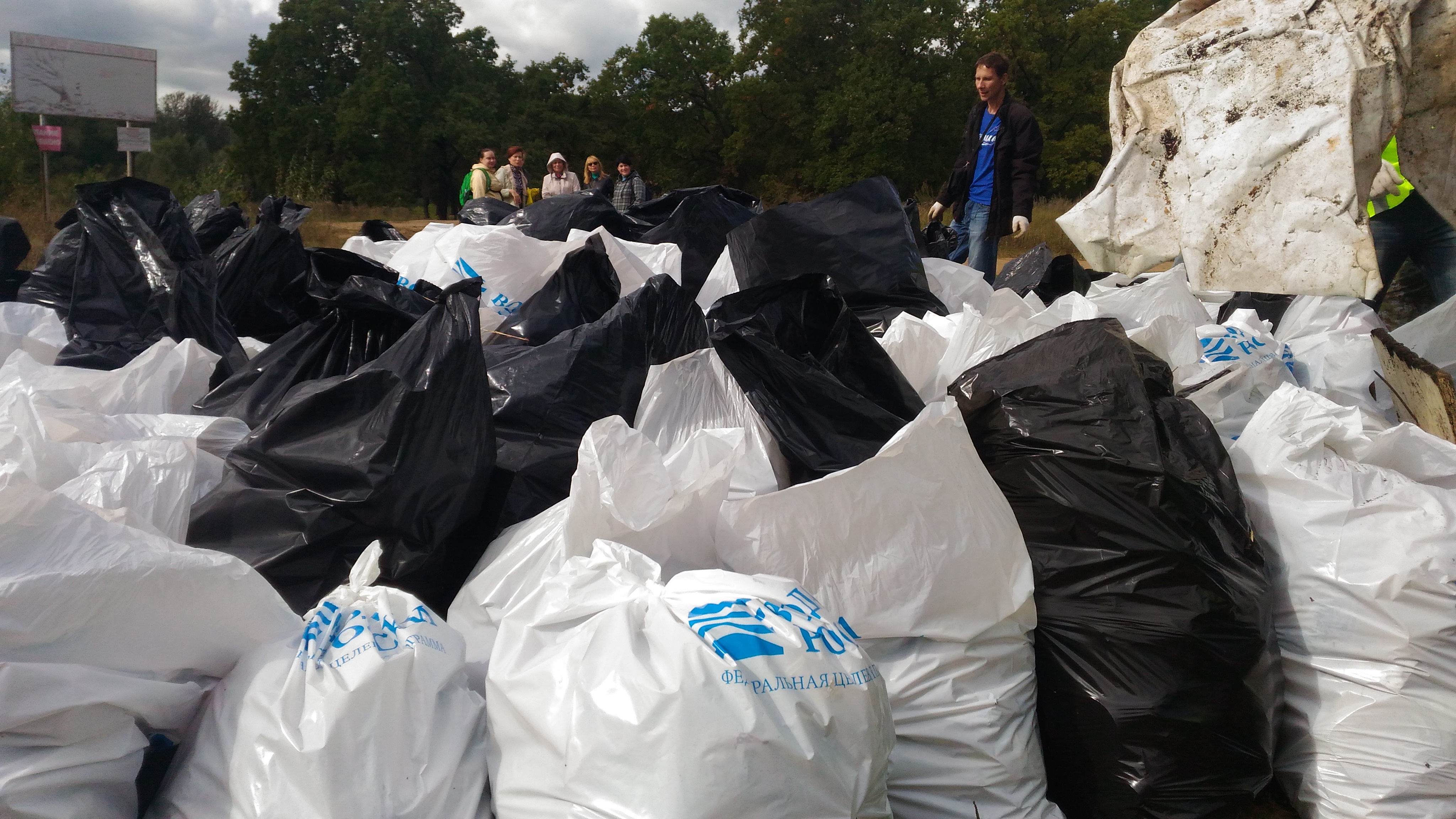 Почти 500 мешков мусора собрали добровольцы в излюбленных местах отдыха нижегородцев - фото 2