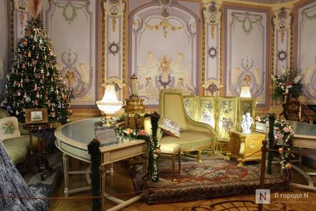 Наряды и подарки из прошлого: новогодняя выставка открылась в Усадьбе Рукавишниковых