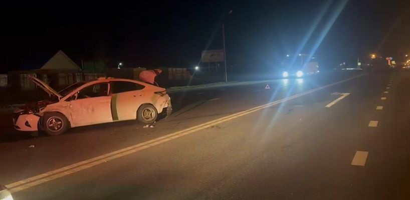 Водитель  пострадал в жестком ДТП с двумя легковушками в Нижнем Новгороде - фото 1