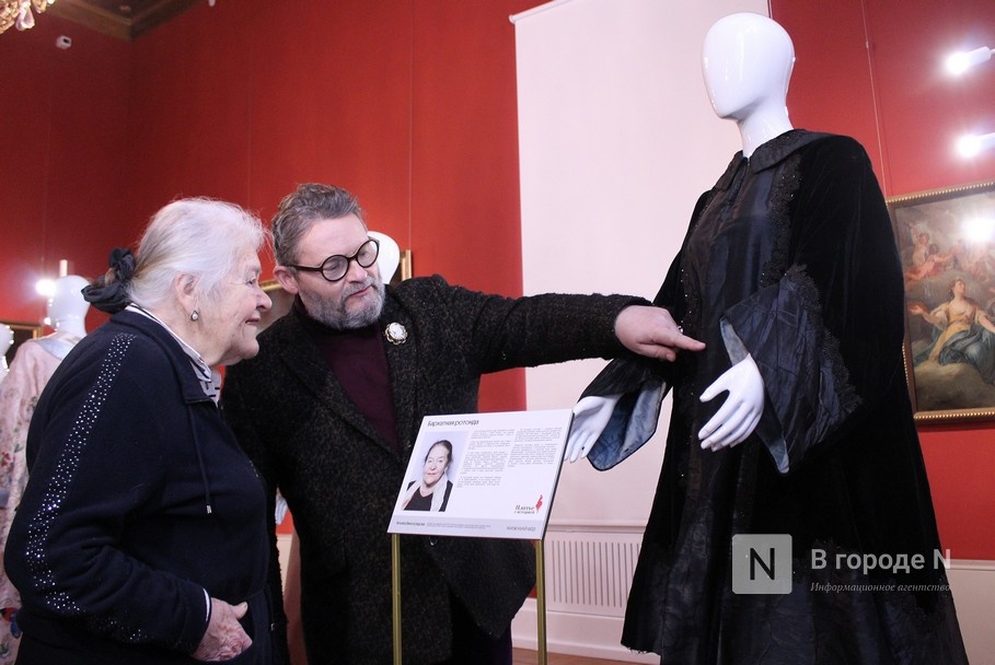 О чем рассказали платья: выставка костюмов с историей проходит в Нижнем Новгороде - фото 6