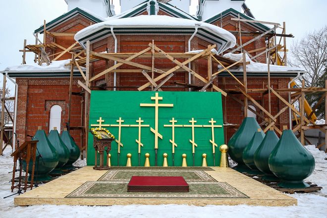 Кресты и купола храма святого воина Феодора Ушакова освятили в Нижнем Новгороде - фото 2