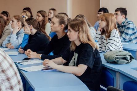 Специфику национальной идеи, а также особенности воспитания детей и молодежи в новых реалиях обсудят в Мининском университете