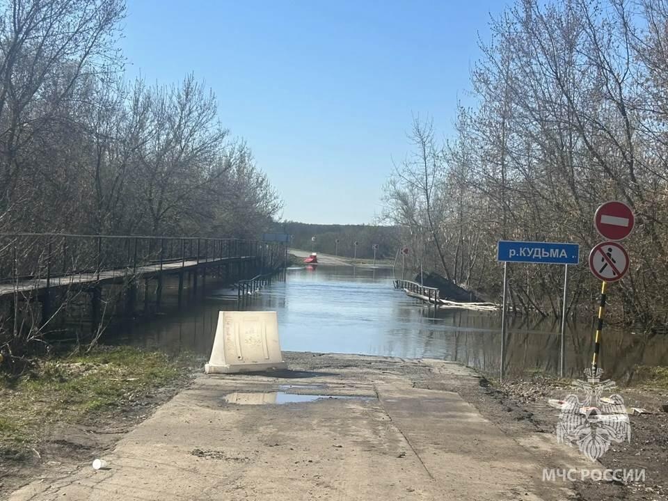 Восемь мостов и пять дорог затоплены Нижегородской области из-за паводка - фото 1