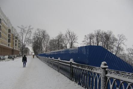 Синие заборы разрисуют под картины из нижегородского художественного музея