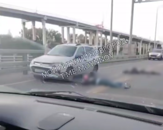 Огромная пробка образовалась на Борском мосту из-за жуткого ДТП - фото 2