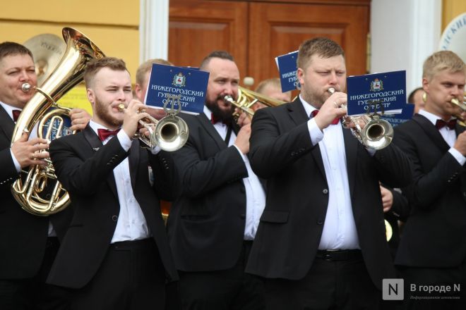 Духовые оркестры прошли парадом по главной улице Нижнего Новгорода - фото 9