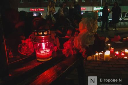 Двух нижегородок задержали при возложении цветов к месту гибели Ирины Славиной