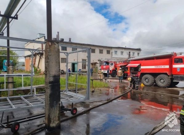 Опубликованы фото с места пожара в сварочном цехе в Нижнем Новгороде - фото 3
