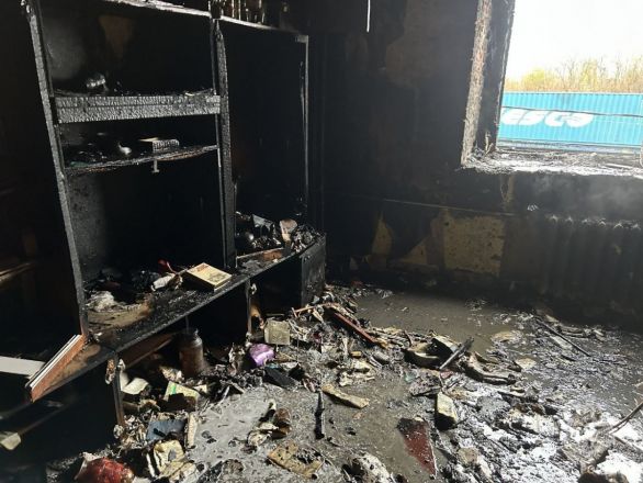 Мужчина пострадал при пожаре в многоэтажном доме в Балахне - фото 4