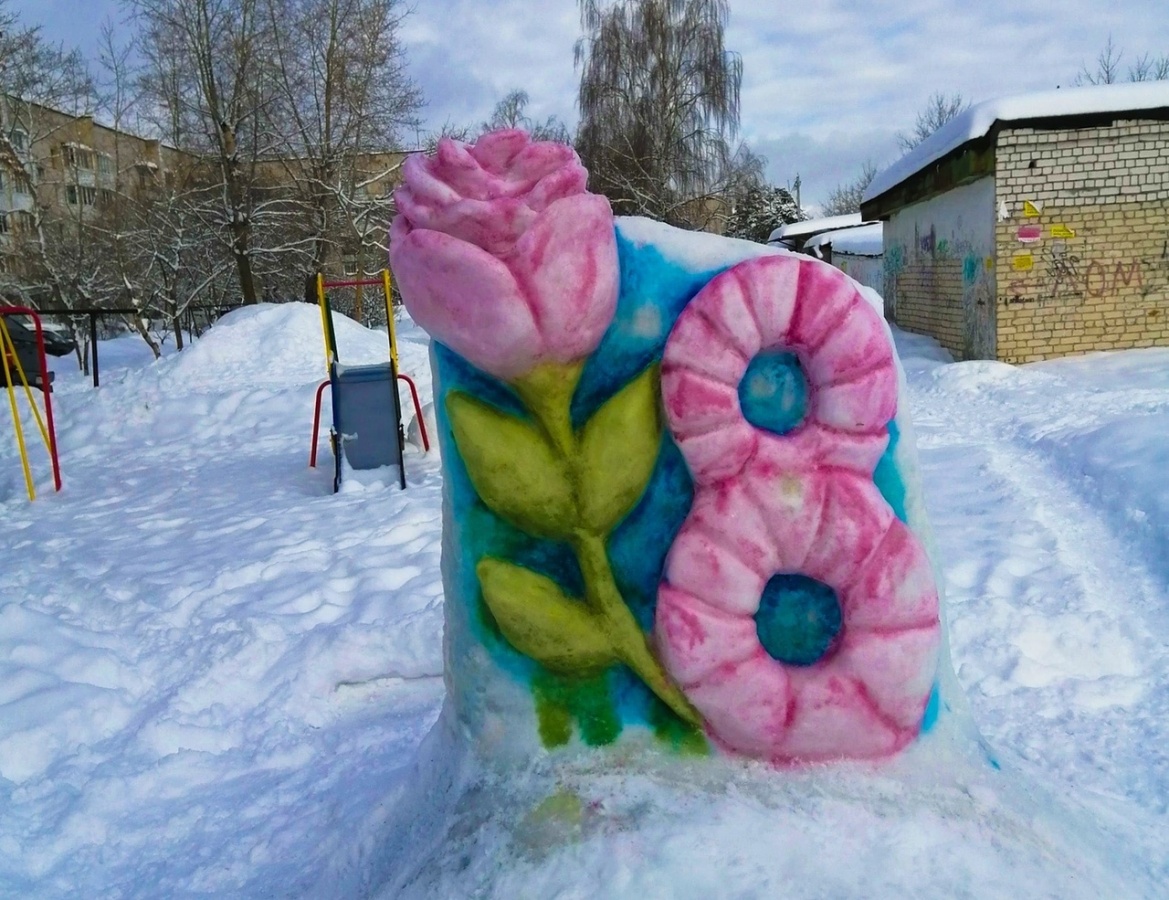 «Снежную открытку» создали в Дзержинске к женскому дню