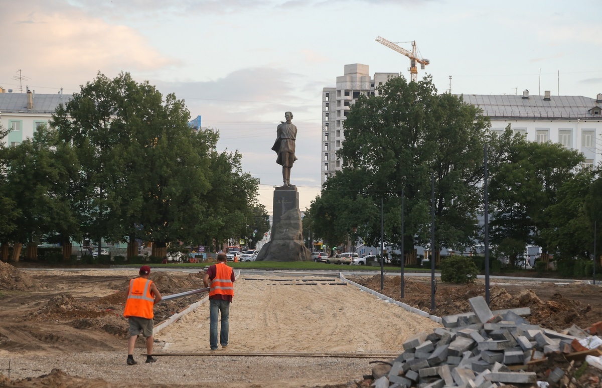 Открытие сквера на площади Горького перенесено на конец июля - фото 1