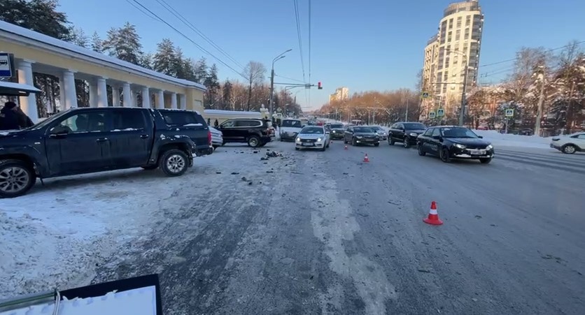 Жесткое ДТП с пострадавшими произошло в Нижнем Новгороде - фото 1