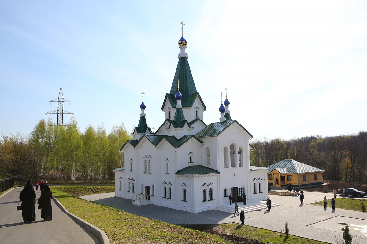 Храм в честь Матроны Московской освятили в Приокском районе 6 мая - фото 1