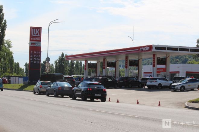 Плачь и смотри: что происходит сейчас на заправках в Нижнем Новгороде &mdash; репортаж &laquo;В городе N&raquo; - фото 36