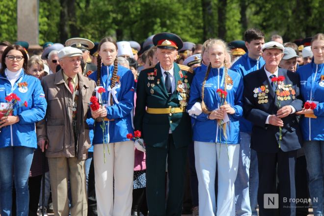 Без парада и салюта: как прошел День Победы в Нижнем Новгороде — фоторепортаж - фото 199