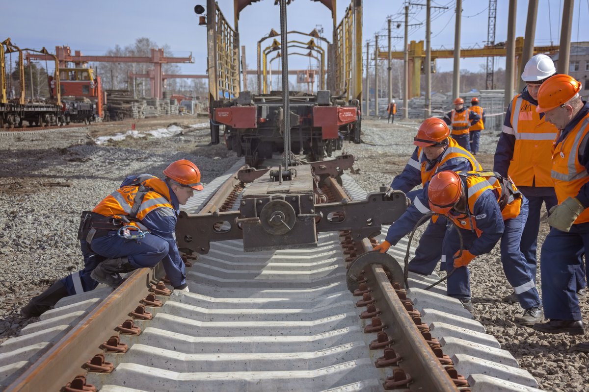 С начала года на Горьковской железной дороге отремонтировано 127 км железнодорожного полотна - фото 1