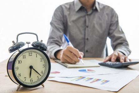 Должен ли работодатель доплачивать за ненормированный рабочий день?