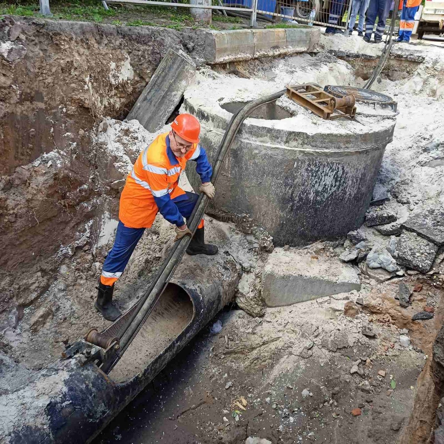 Капремонт водопровода на Полтавской поможет сократить отключения воды в Советском районе - фото 1
