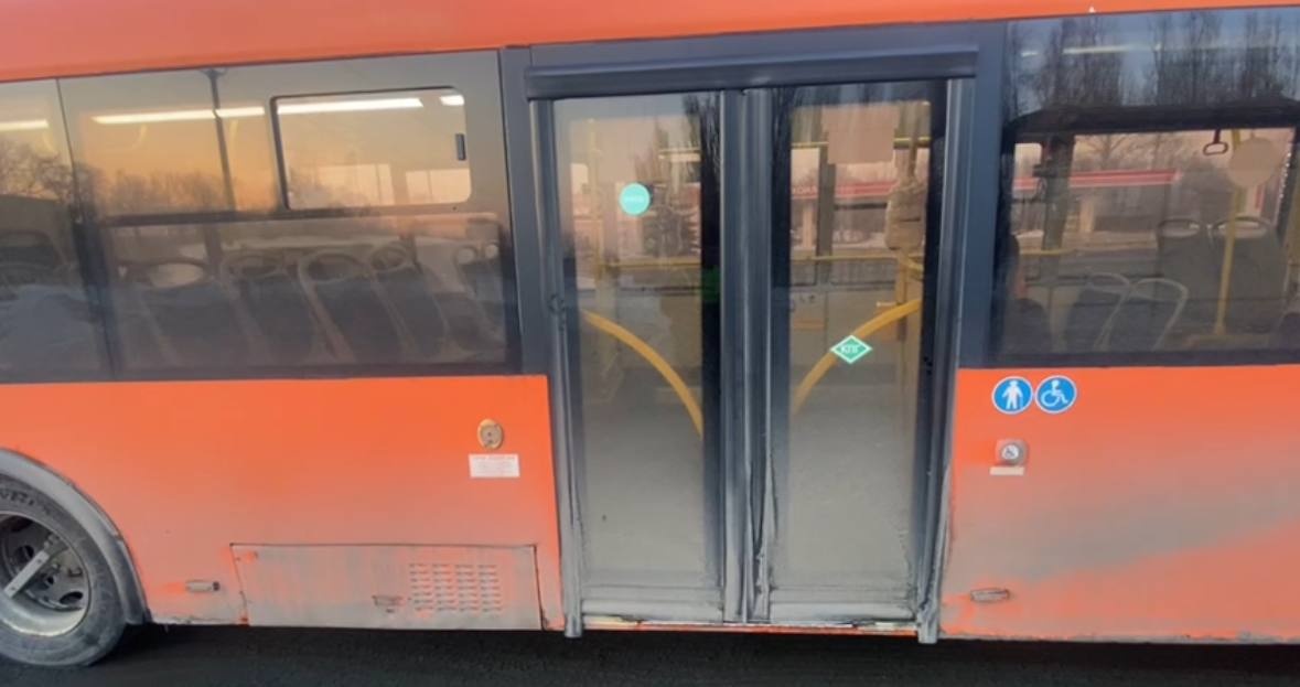 Массовое ДТП с автобусом произошло в Нижнем Новгороде: есть пострадавший - фото 1