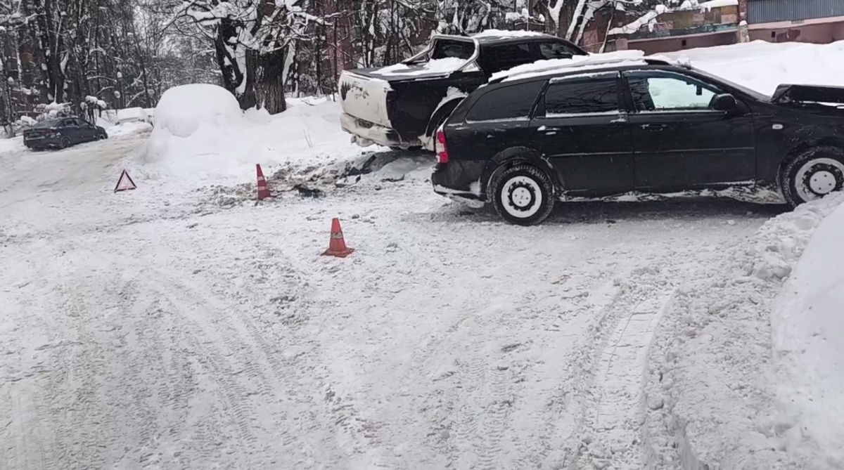 Водитель скрылся после ДТП с пострадавшим в Нижнем Новгороде - фото 1
