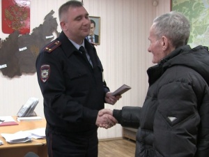 27 лет без паспорта: нижегородские полицейские помогли мужчине оформить документы