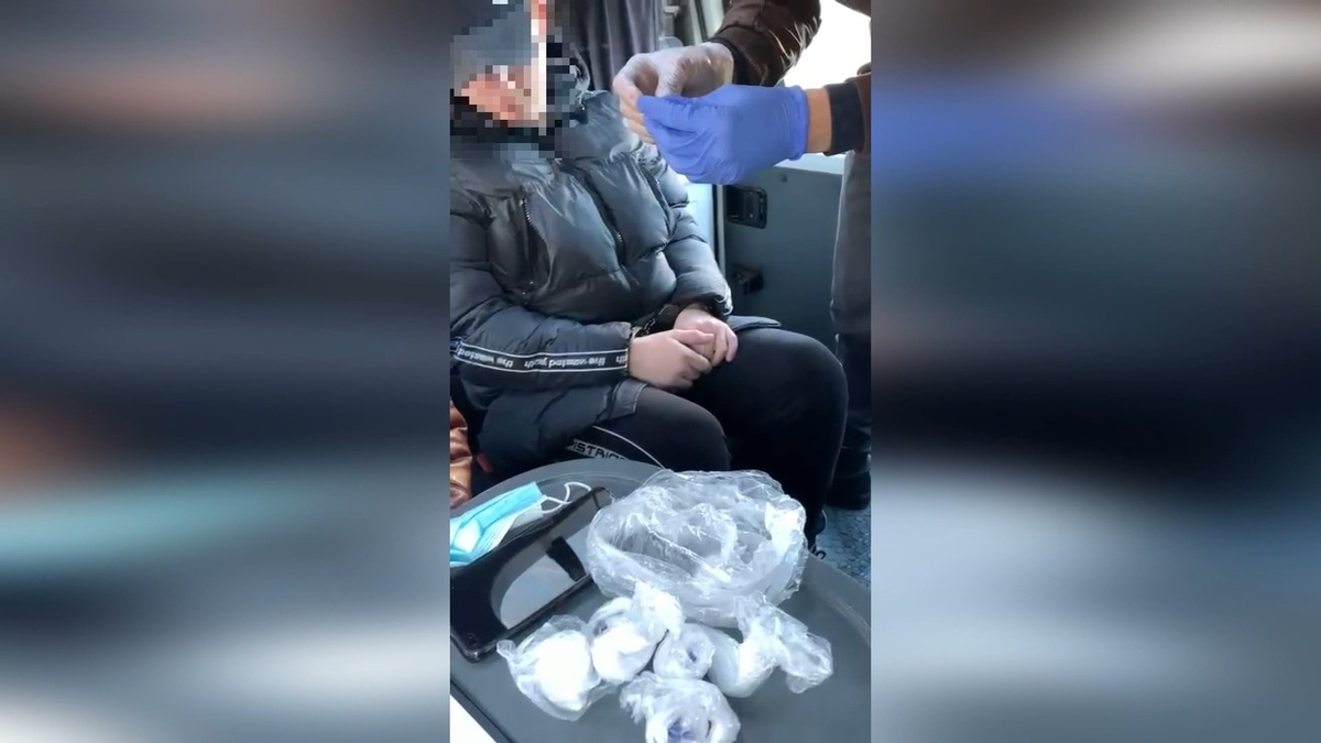 23 пакетика с наркотиками изъяли у нижегородца на улице Пахомова - фото 1