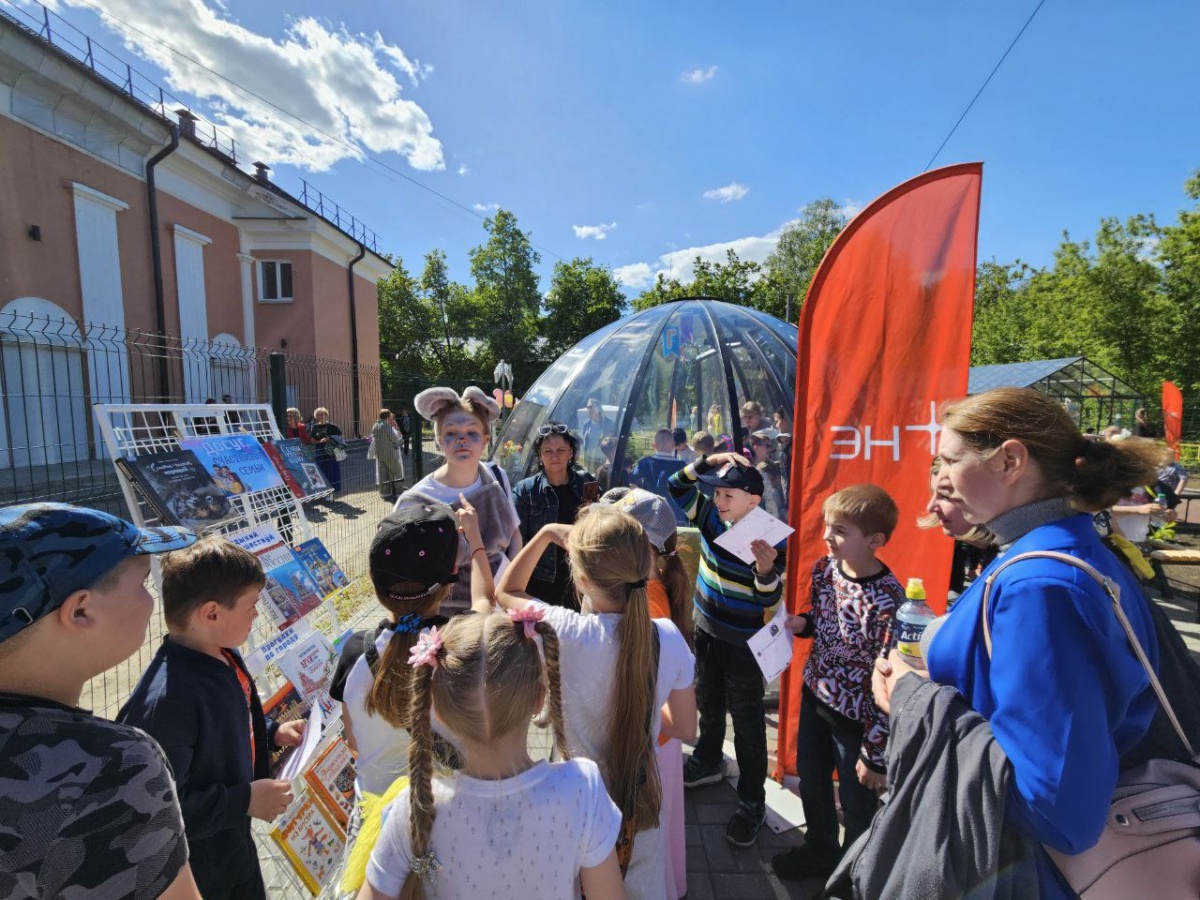 Книжный парк в Автозаводском районе: 4000 посетителей с момента открытия - фото 1