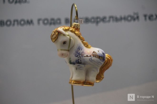Волшебство из стекла: фоторепортаж с фабрики елочных игрушек в Нижнем Новгороде - фото 139