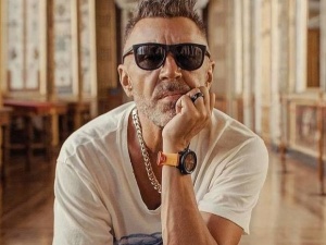 Шнуров посвятил стихи запрету въезда россиян на Украину