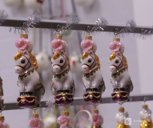 Нижегородцам показали известную фабрику елочных игрушек изнутри - фото 4